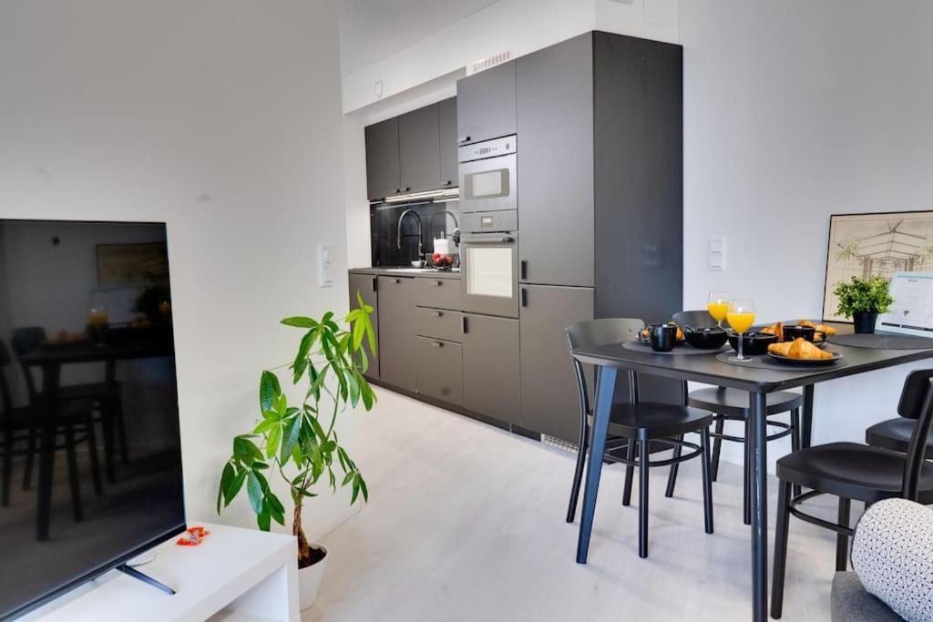 Best Location In Tampere! Modern City Apartment, 2Rooms, Kitchen And Balcony Buitenkant foto
