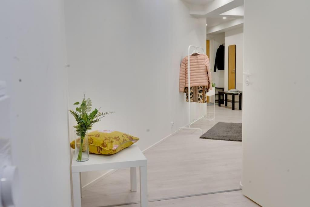Best Location In Tampere! Modern City Apartment, 2Rooms, Kitchen And Balcony Buitenkant foto