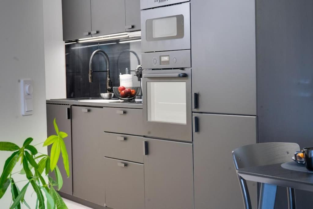 Best Location In Tampere! Modern City Apartment, 2Rooms, Kitchen And Balcony Buitenkant foto